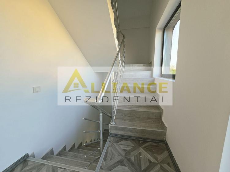 Casă individuală cu 5 camere cu Canalizare în Berceni