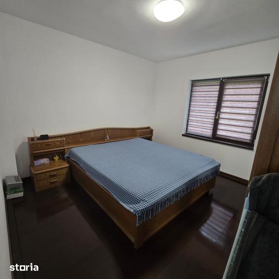 Casă cu 6 camere cu Teren 2147 Mp în Cetățeni