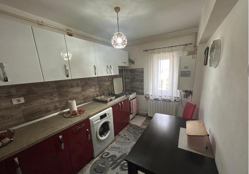 Apartament 2 camere-Zona Sud - 52 mp -54000 euro negociabil - 6