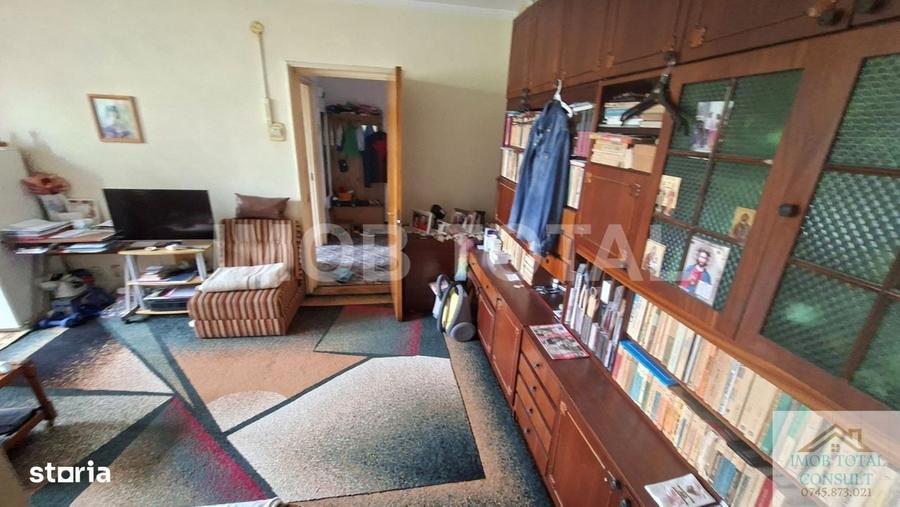 Apartament cu 2 camere semidecomandat în Craiovei
