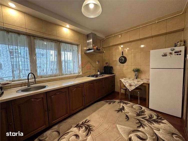 Apartament cu 3 camere decomandat în Canta