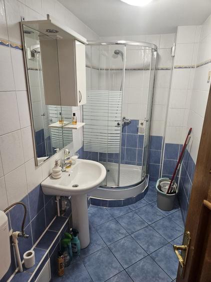 Apartament cu 2 camere decomandat, mobilat în Panduri