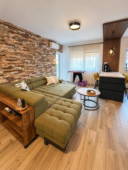 Apartament cu 2 camere semidecomandat în Ghiroda