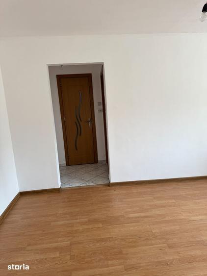 Apartament cu 2 camere semidecomandat în Pantelimon