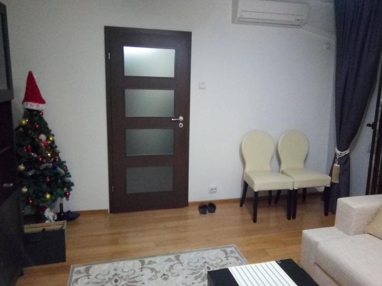 Apartament cu 3 camere semidecomandat în Teiul Doamnei