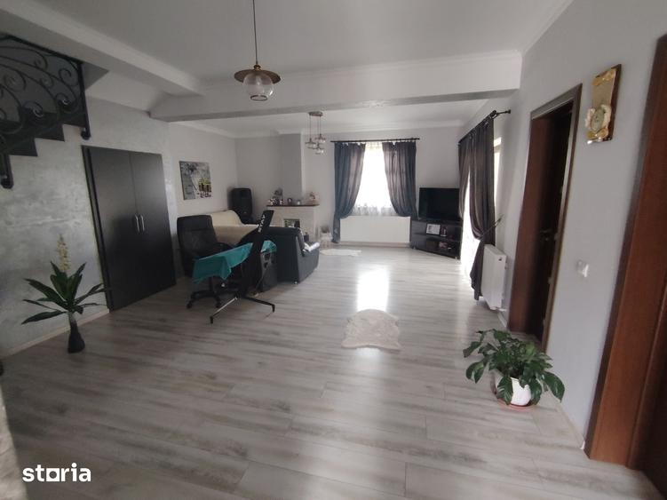 Casă cu 3 camere cu Teren 500 Mp în Vladimirescu