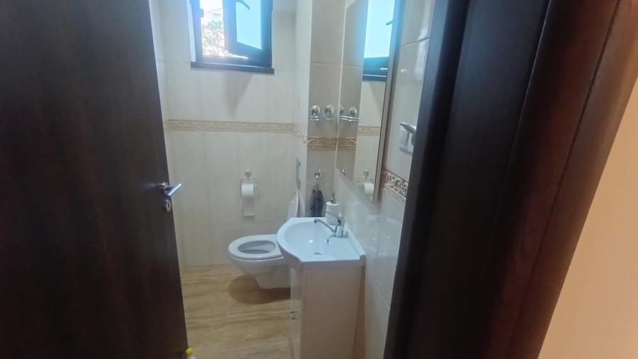 Casă individuală cu 4 camere cu Canalizare în Cârcea