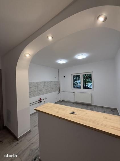 Apartament cu 3 camere în Tei