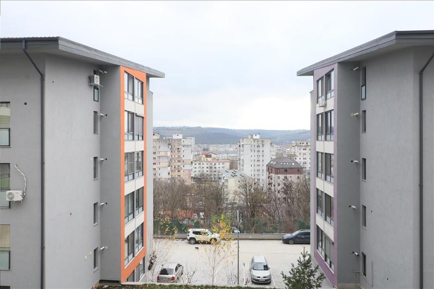 Apartament cu 4 camere decomandat în Păcurari