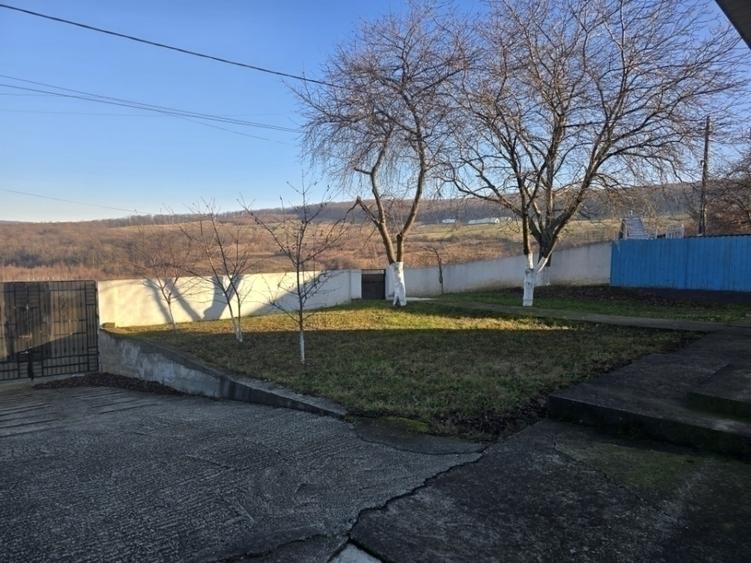 Casă individuală cu 4 camere în Central