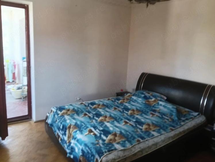 Apartament cu 4 camere semidecomandat în Central