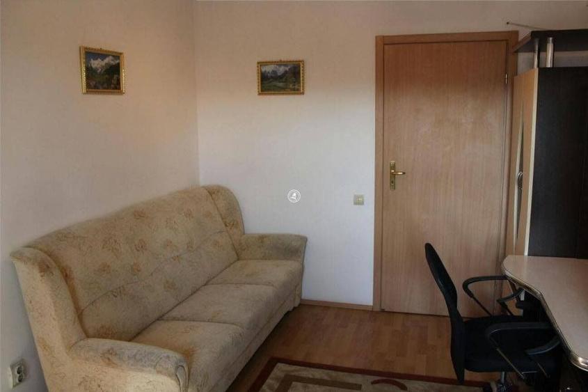 Garsonieră decomandată, mobilată în Gară
