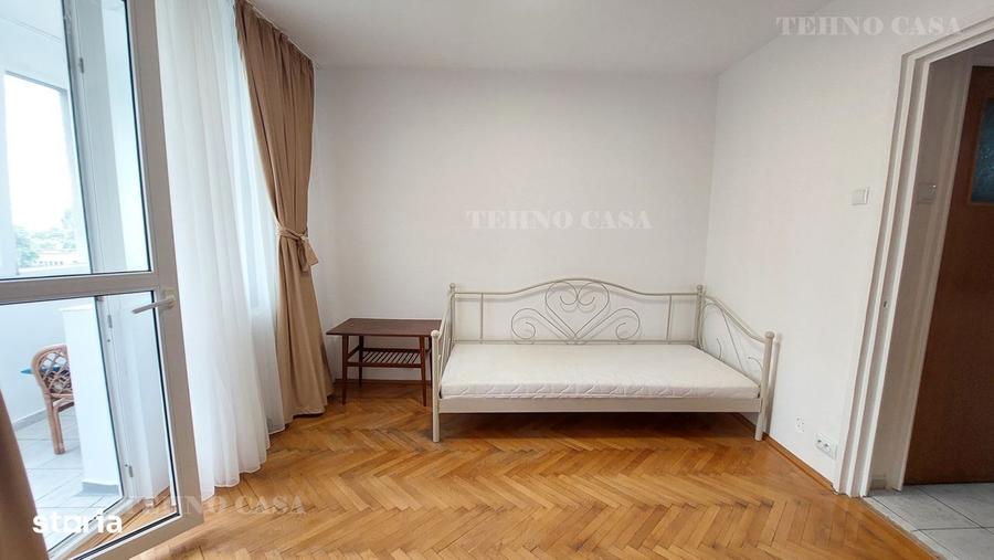 Apartament cu 3 camere decomandat în Titan