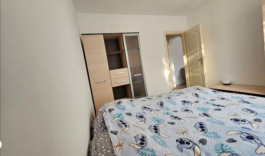 Apartament cu 3 camere, mobilat în Central
