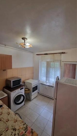 Garsonieră decomandată în Brâncoveanu