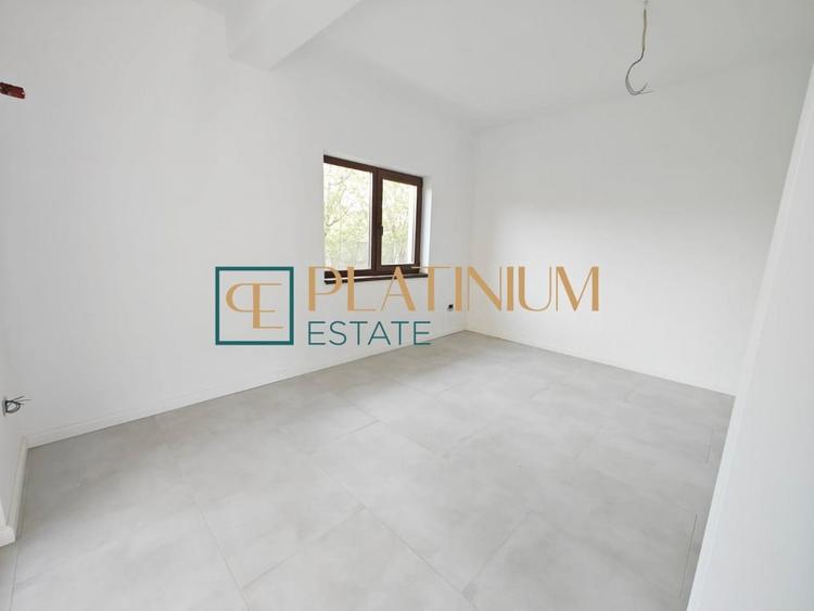 Duplex cu 4 camere cu Teren 300 Mp în Utvin
