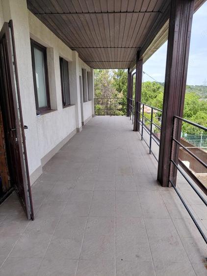 Casă cu Teren 522 Mp în Sud