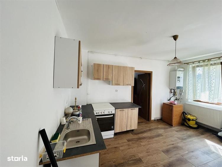 Casă cu 4 camere cu Teren 626 Mp în Central