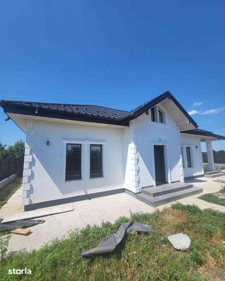 Casă cu 3 camere cu Teren 400 Mp în Mărgineni
