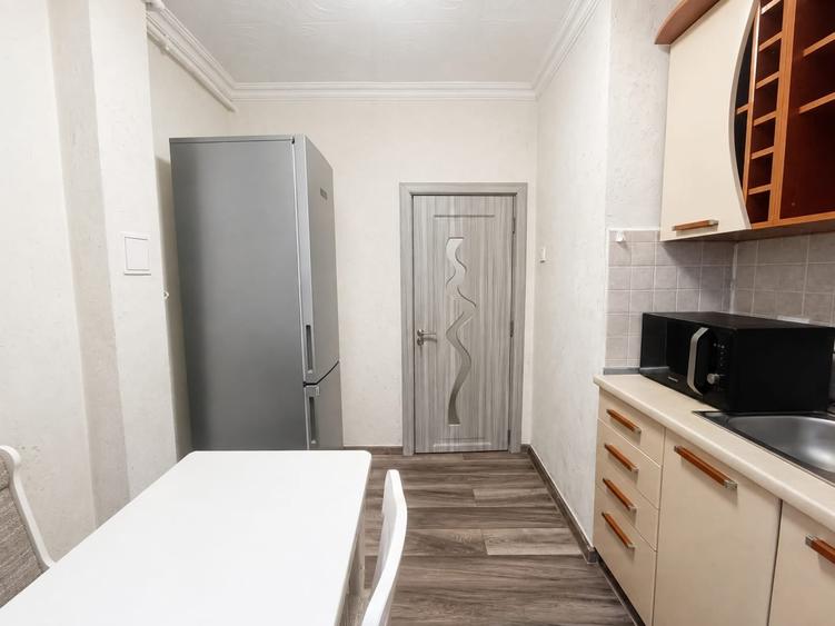 2 camere decomandat, Etaj 1 , Brașovul Vechi – Str. Simion Bărnuțiu - 13