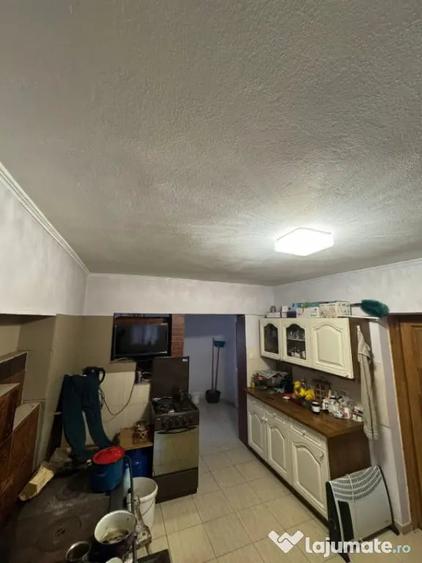 Casă cu 3 camere cu Teren 600 Mp în Posta
