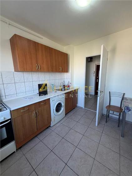 Apartament cu 2 camere semidecomandat în Progresul