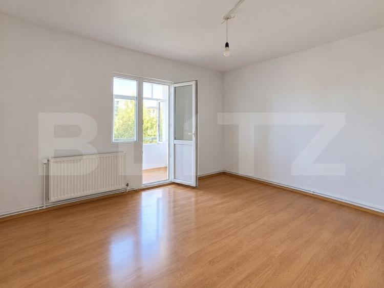 Apartament cu 4 camere decomandat în Călan