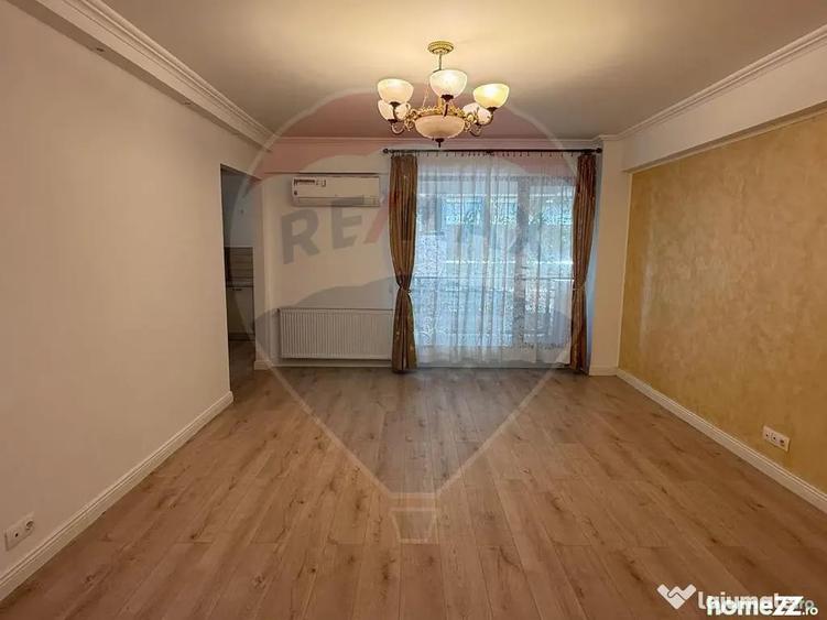 Apartament cu 3 camere decomandat în Aviației