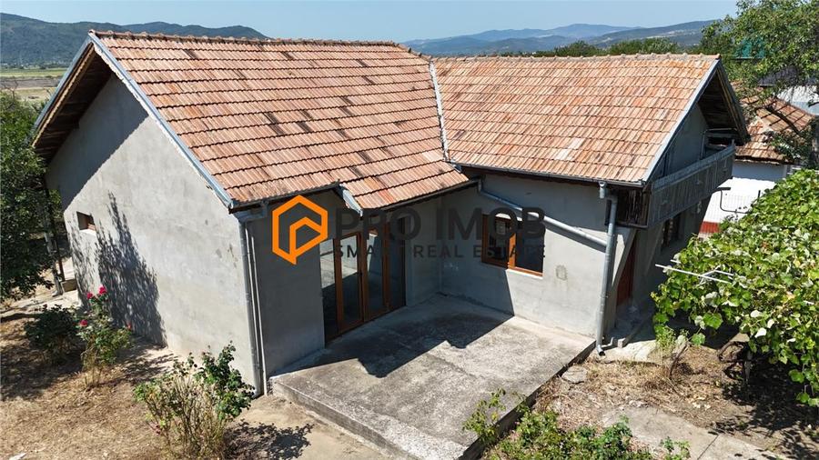 Casă individuală cu 3 camere cu Teren 1749 Mp în Valea Nucului
