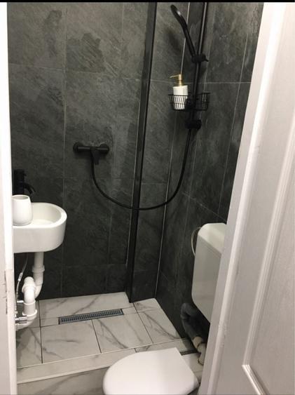 Garsonieră decomandată în Astra