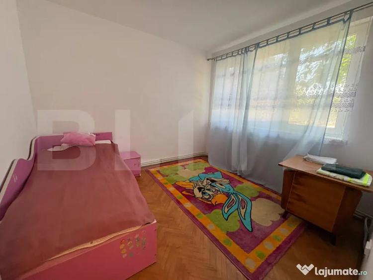 Apartament cu 4 camere decomandat în Central