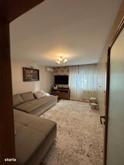 Apartament cu 4 camere în Traian