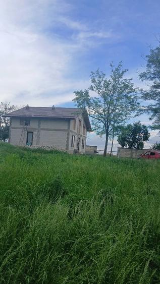 Casă cu 8 camere în Poiana