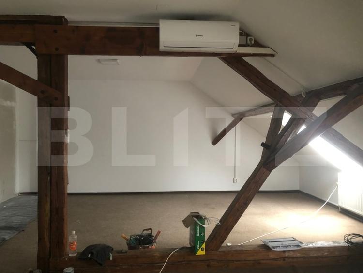 Birou, de 40 mp, în Semicentral