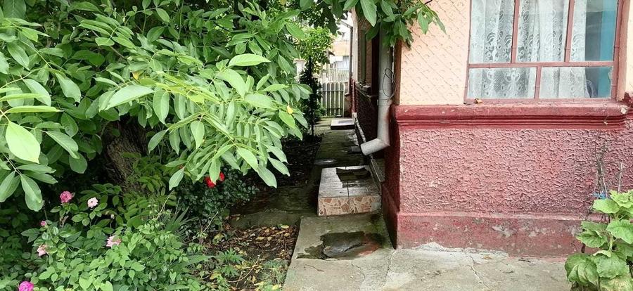 Casă cu 4 camere în Naipu