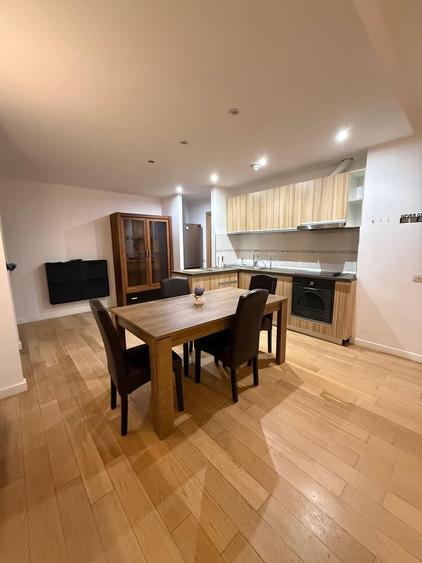 Apartament cu 2 camere semidecomandat, mobilat în Sisești