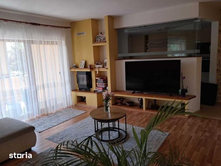 Apartament cu 3 camere în Dumbrăvița