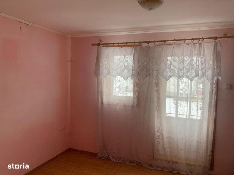 Casă cu 4 camere în Vicovu de Sus