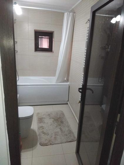 Apartament cu 3 camere decomandat în Exterior Vest