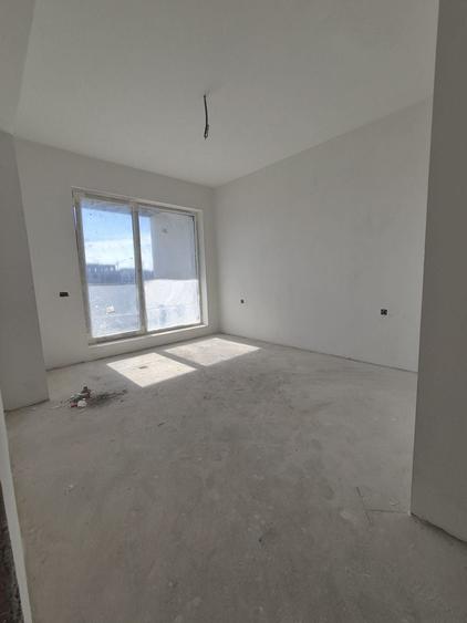 Apartament cu 3 camere decomandat în Theodor Pallady