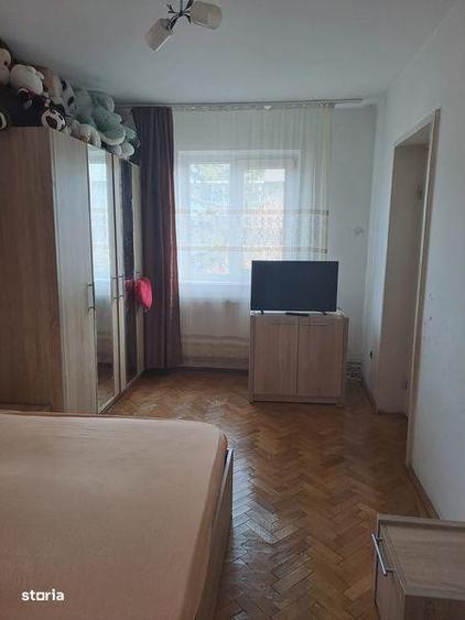 Apartament cu 3 camere decomandat în Traian