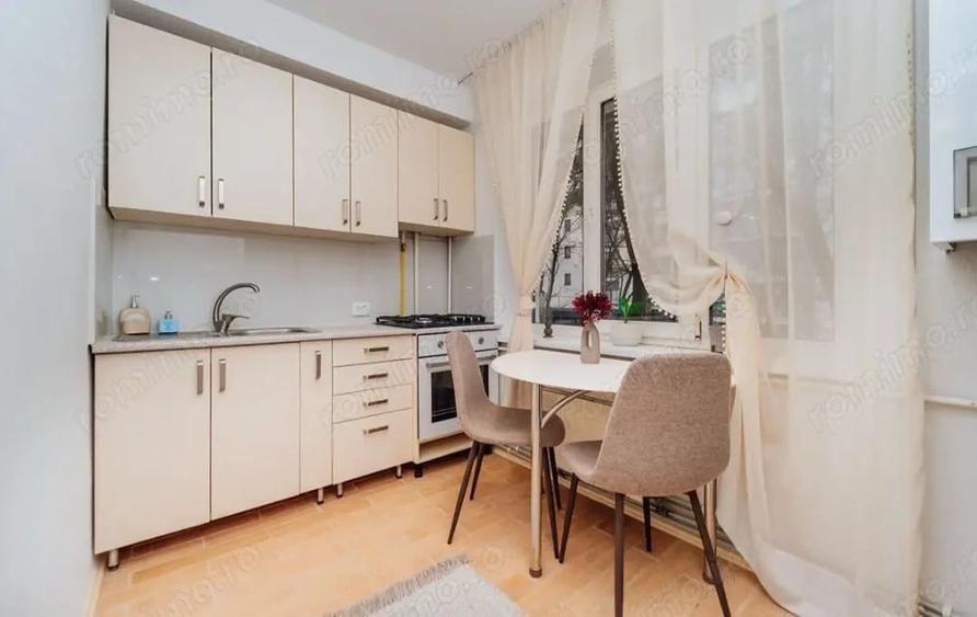 Garsonieră decomandată în Complex Studențesc
