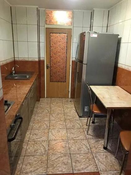 Apartament cu 3 camere decomandat în Uverturii