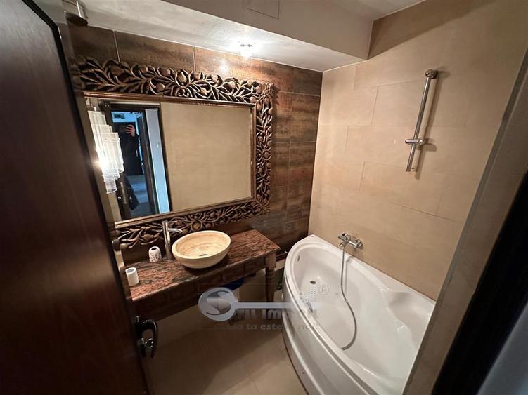 Apartament cu 4 camere decomandat în Ultracentral