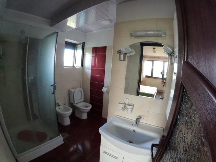 Casă individuală cu 6 camere cu Teren 1000 Mp în Smârdan