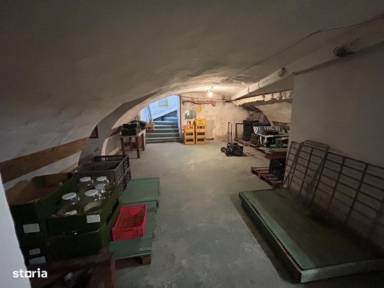 Vand spatiu (fost restaurant) Aradul-Nou,pe Calea Timisorii,st.274 mp. - 2