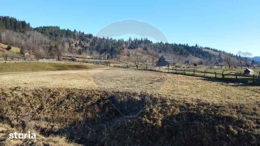 Teren de 5282 mp, în Vatra Moldoviței