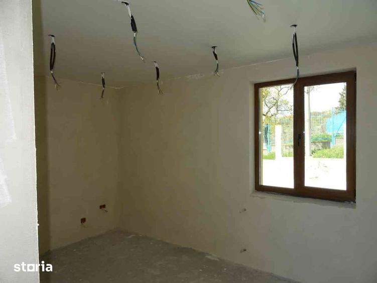 Casă cu 5 camere cu Teren 640 Mp în Central