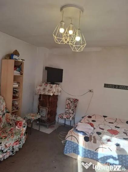 Casă cu 3 camere cu Teren 145 Mp în Străulești