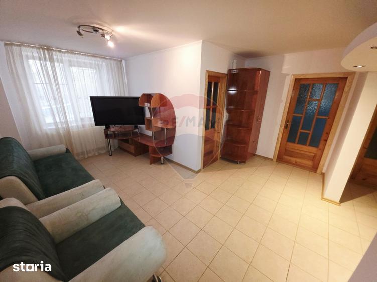 Apartament cu 4 camere în Calea Romanului